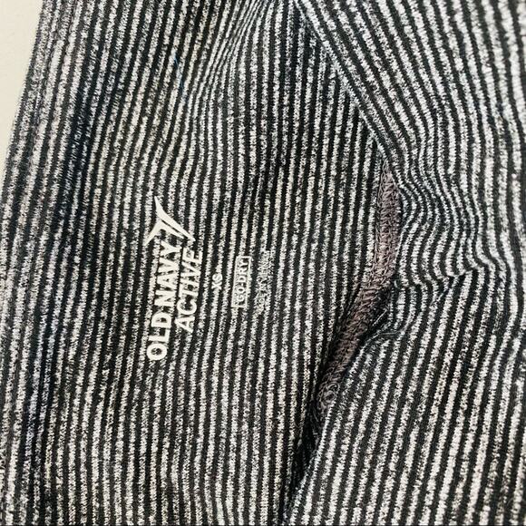 OLD NAVY ACTIVE Grey Black Go Dry Striped High Rise Ankle 7/8 Gym Leggings XS - Picture 6 of 8